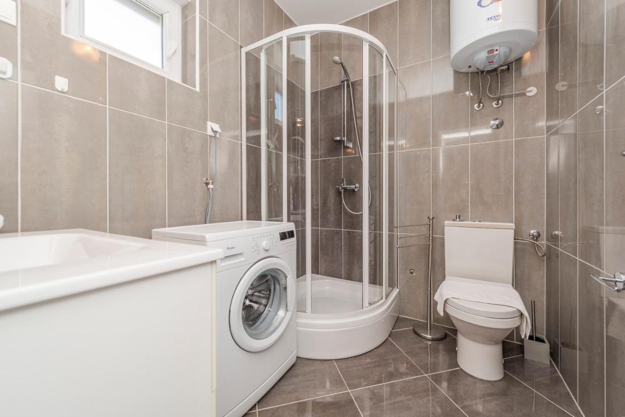 Ferienwohnung Enna House With Private Jacuzzi Novalja Exterior foto