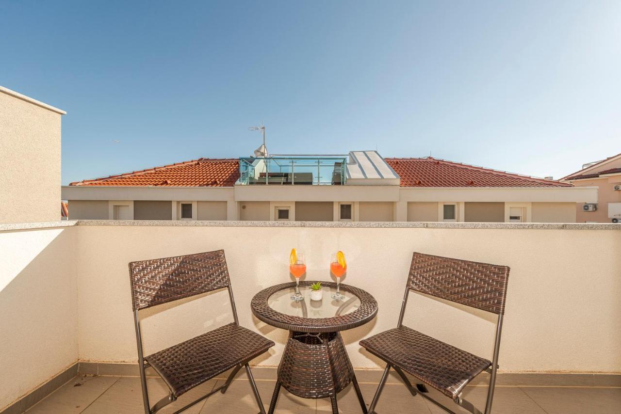Ferienwohnung Enna House With Private Jacuzzi Novalja Exterior foto
